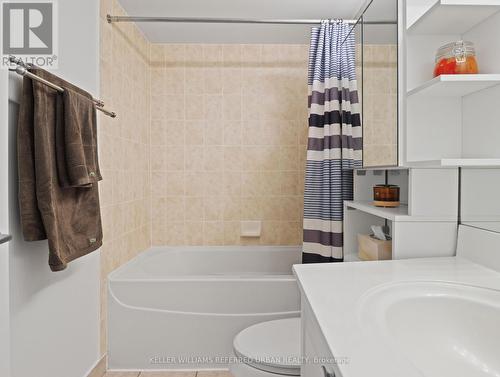 705 - 219 Fort York Boulevard, Toronto, ON - Indoor Photo Showing Bathroom