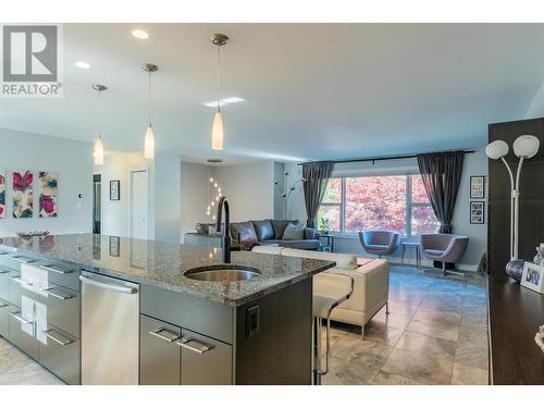 3822 Woodland Drive, Trail, BC - Indoor Photo Showing Kitchen With Upgraded Kitchen