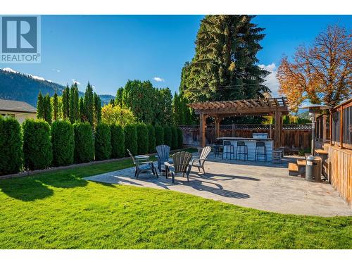 3822 Woodland Drive, Trail, BC - Outdoor With Backyard