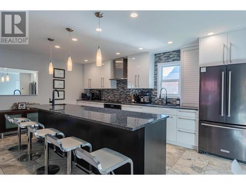 3822 Woodland Drive, Trail, BC - Indoor Photo Showing Kitchen With Upgraded Kitchen