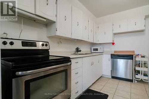 2101 - 980 Broadview Avenue, Toronto, ON - Indoor Photo Showing Kitchen