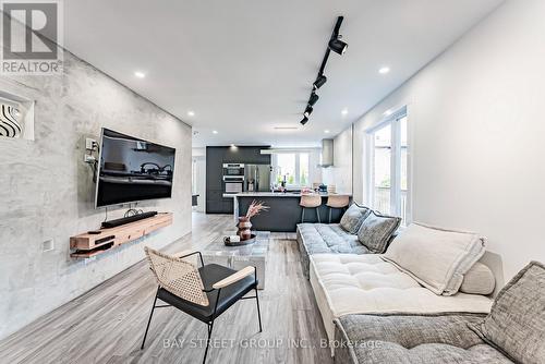 43 Brandy Crescent, Vaughan, ON - Indoor Photo Showing Living Room