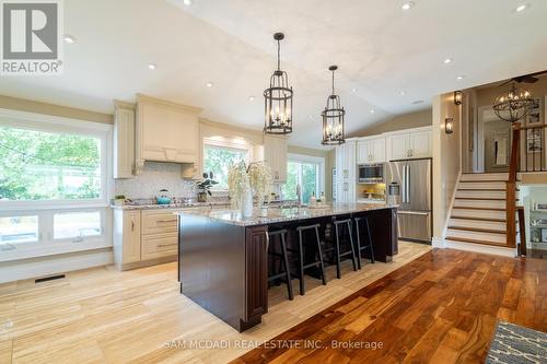 3587 Sideroad 10, Bradford West Gwillimbury, ON - Indoor Photo Showing Kitchen With Upgraded Kitchen