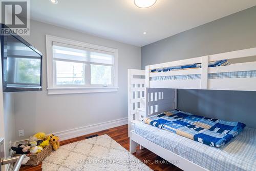 3587 Sideroad 10, Bradford West Gwillimbury, ON - Indoor Photo Showing Bedroom