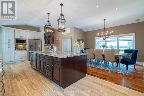 3587 Sideroad 10, Bradford West Gwillimbury, ON - Indoor Photo Showing Kitchen With Upgraded Kitchen