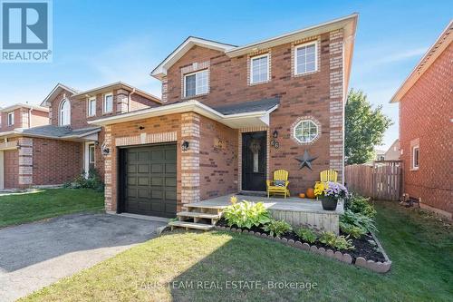 66 Clute Crescent, Barrie, ON - Outdoor With Facade