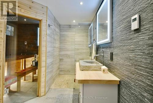 4653 Daniel Street, Ramara, ON - Indoor Photo Showing Bathroom