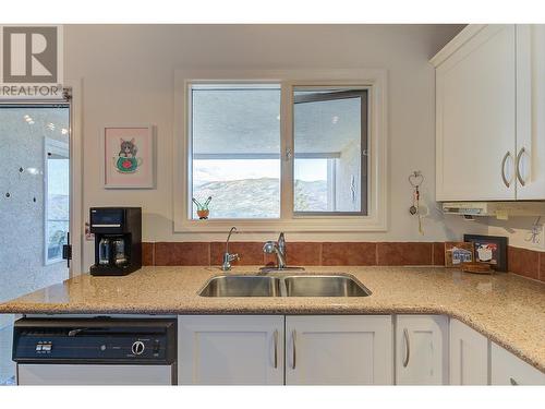 4470 Ponderosa Drive Unit# 103, Peachland, BC - Indoor Photo Showing Kitchen With Double Sink