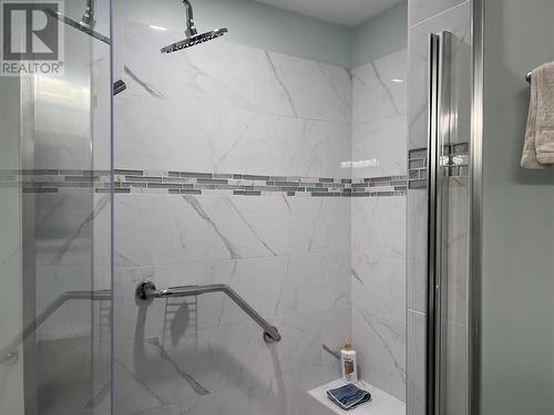 4470 Ponderosa Drive Unit# 103, Peachland, BC - Indoor Photo Showing Bathroom