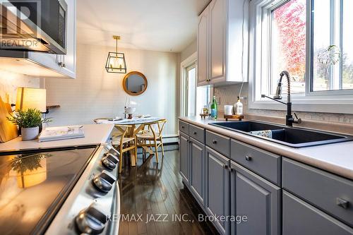 639 Bloor Street E, Oshawa (Farewell), ON - Indoor Photo Showing Kitchen With Double Sink