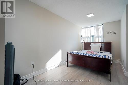 605 - 100 Wingarden Court, Toronto, ON - Indoor Photo Showing Bedroom