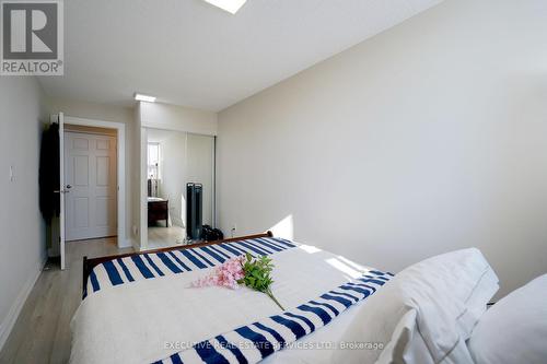 605 - 100 Wingarden Court, Toronto, ON - Indoor Photo Showing Bedroom