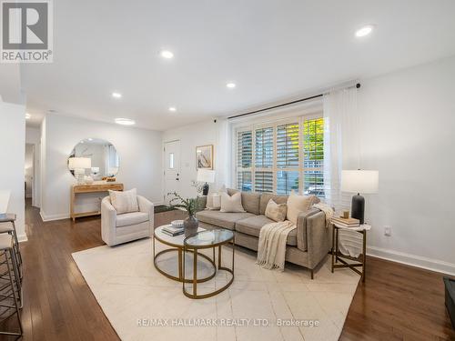 37 Briar Dale Boulevard, Toronto, ON - Indoor Photo Showing Living Room