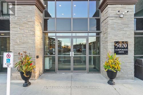 302 - 5020 Corporate Drive, Burlington, ON - Outdoor