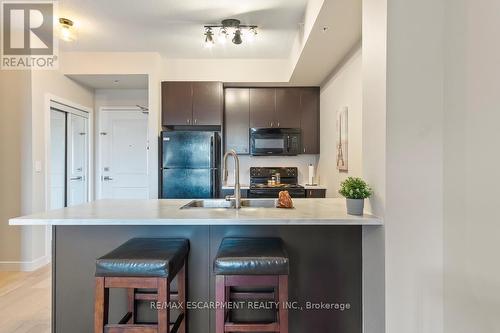 302 - 5020 Corporate Drive, Burlington, ON - Indoor Photo Showing Kitchen