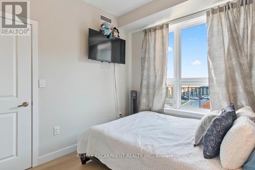 302 - 5020 Corporate Drive, Burlington, ON - Indoor Photo Showing Bedroom