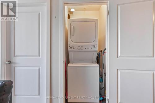 302 - 5020 Corporate Drive, Burlington, ON - Indoor Photo Showing Laundry Room