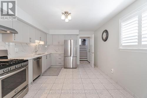 4190 Bishopstoke Lane, Mississauga, ON - Indoor Photo Showing Kitchen