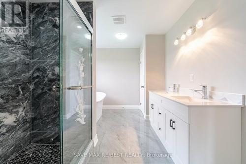 30 Abercrombie Crescent, Brampton, ON - Indoor Photo Showing Bathroom