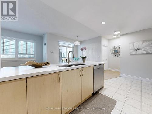 308 - 399 Elizabeth Street, Burlington, ON - Indoor Photo Showing Kitchen With Double Sink