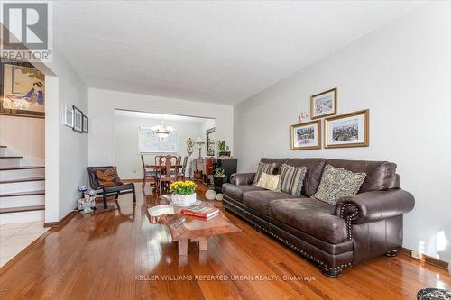 621 Lake Street, St. Catharines, ON - Indoor Photo Showing Living Room