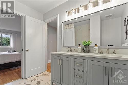 24 Woodgate Way, Ottawa, ON - Indoor Photo Showing Bathroom