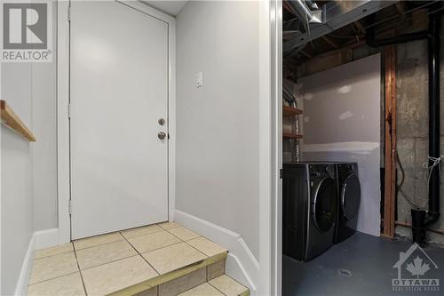 24 Woodgate Way, Ottawa, ON - Indoor Photo Showing Laundry Room