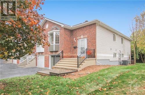 24 Woodgate Way, Ottawa, ON - Outdoor