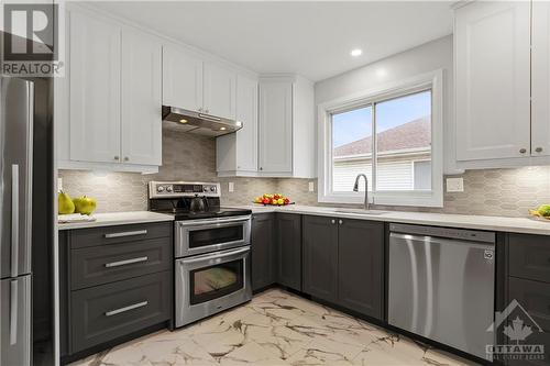 24 Woodgate Way, Ottawa, ON - Indoor Photo Showing Kitchen With Stainless Steel Kitchen With Upgraded Kitchen