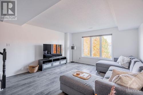 2218 Bois Vert Place, Ottawa, ON - Indoor Photo Showing Living Room