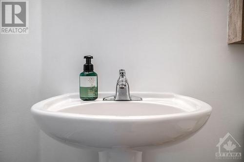 2218 Bois Vert Place, Ottawa, ON - Indoor Photo Showing Bathroom