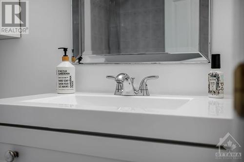 2218 Bois Vert Place, Ottawa, ON - Indoor Photo Showing Bathroom