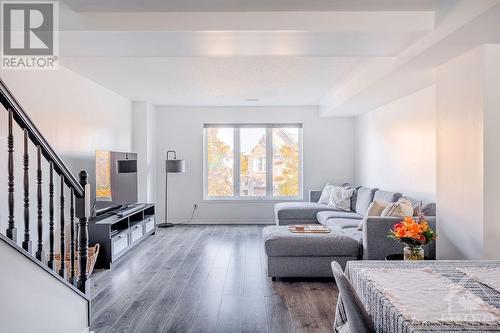 2218 Bois Vert Place, Ottawa, ON - Indoor Photo Showing Living Room