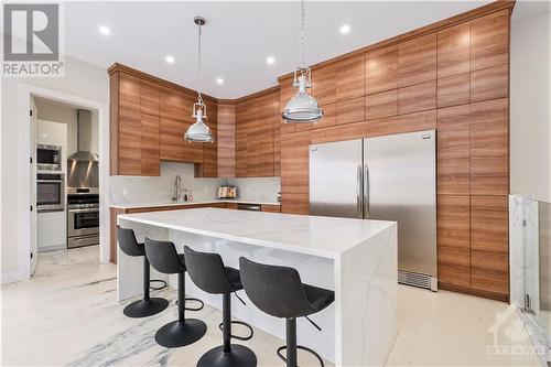 635 Ballycastle Crescent, Ottawa, ON - Indoor Photo Showing Kitchen With Upgraded Kitchen