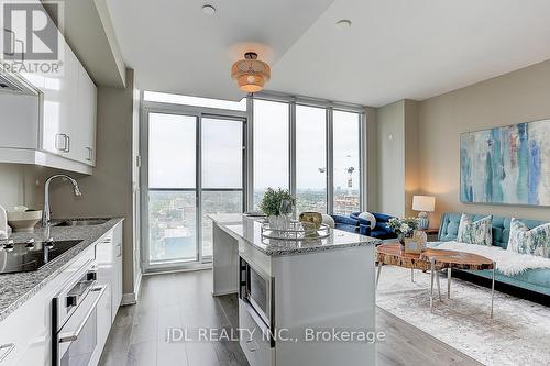 3201 - 426 University Avenue, Toronto, ON - Indoor Photo Showing Kitchen With Upgraded Kitchen