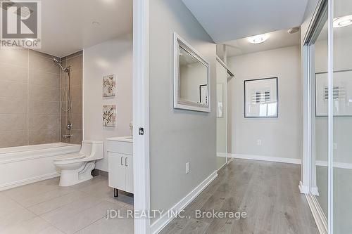 3201 - 426 University Avenue, Toronto, ON - Indoor Photo Showing Bathroom