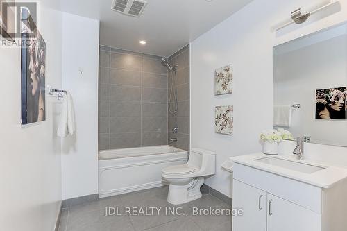 3201 - 426 University Avenue, Toronto, ON - Indoor Photo Showing Bathroom