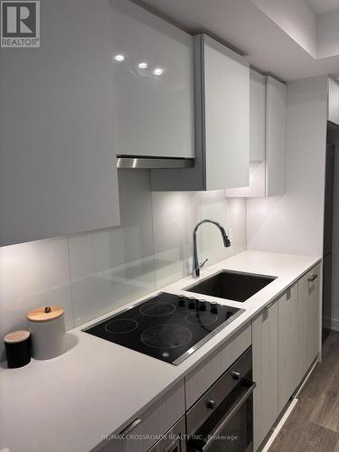 3615 - 195 Redpath Avenue, Toronto, ON - Indoor Photo Showing Kitchen