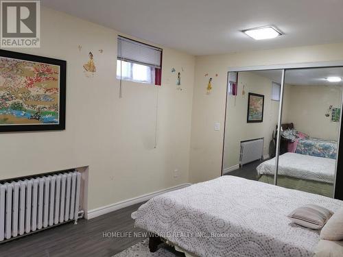 2421 Gerrard Street E, Toronto, ON - Indoor Photo Showing Bedroom