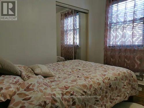 2421 Gerrard Street E, Toronto, ON - Indoor Photo Showing Bedroom