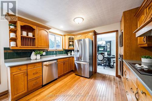 167 Woodlane Court, Oshawa, ON - Indoor Photo Showing Kitchen With Stainless Steel Kitchen