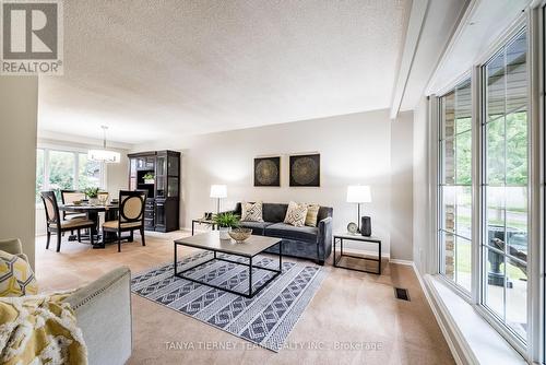 167 Woodlane Court, Oshawa, ON - Indoor Photo Showing Living Room