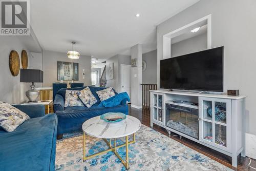 23 Reevesmere Lane, Ajax, ON - Indoor Photo Showing Living Room