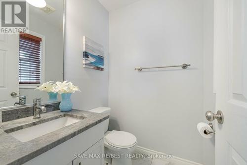 43 Sinclair Street, Guelph, ON - Indoor Photo Showing Bathroom