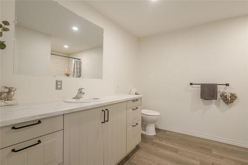 45005 33N Road, La Broquerie, MB - Indoor Photo Showing Bathroom