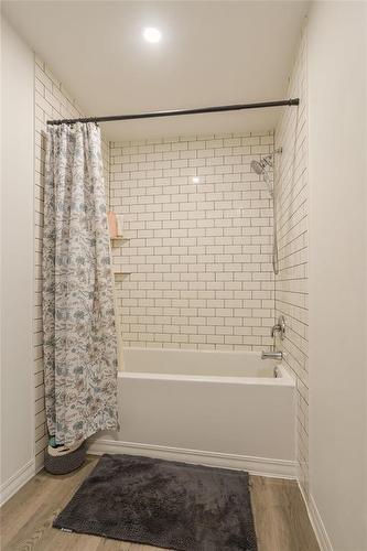 45005 33N Road, La Broquerie, MB - Indoor Photo Showing Bathroom