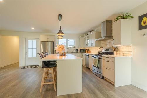 45005 33N Road, La Broquerie, MB - Indoor Photo Showing Kitchen