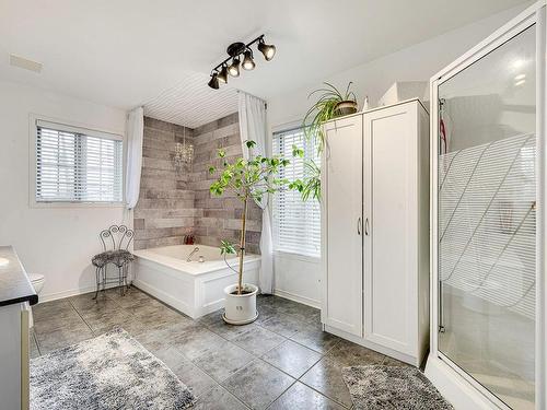 Salle de bains - 292 25E Avenue, Saint-Jérôme, QC - Indoor Photo Showing Bathroom