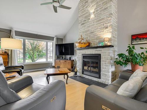 Salon - 292 25E Avenue, Saint-Jérôme, QC - Indoor Photo Showing Living Room With Fireplace