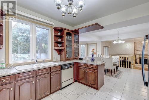 4128 Tapestry Trail, Mississauga, ON - Indoor Photo Showing Kitchen With Double Sink